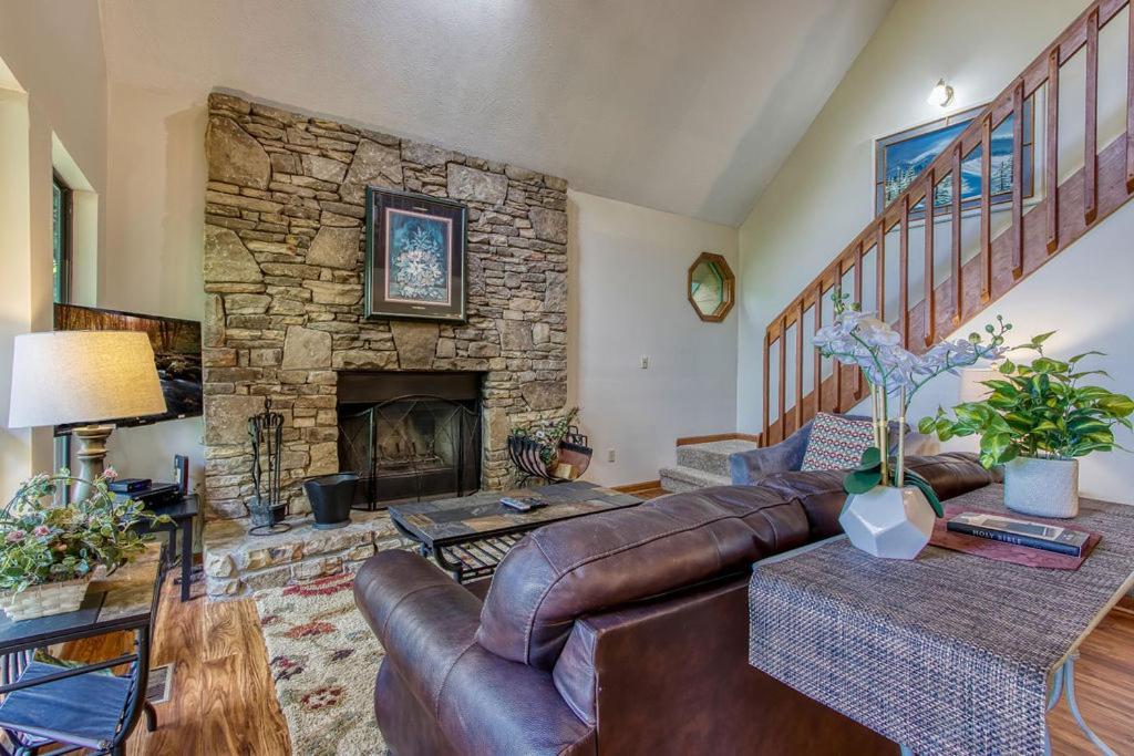 Serenity Heights, Amazing Views, Hot Tub Pool Access, 1089 Free Tickets Each Paid Day, Dollywood Gatlinburg Exterior foto